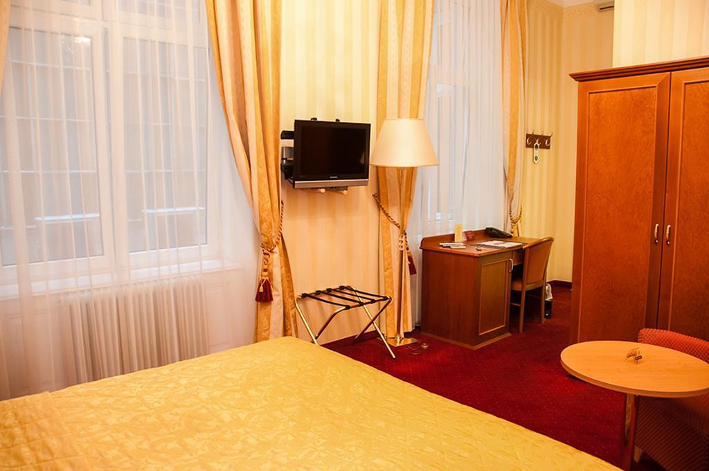 Pension Opera Suites I Self Check In Vienna Room photo